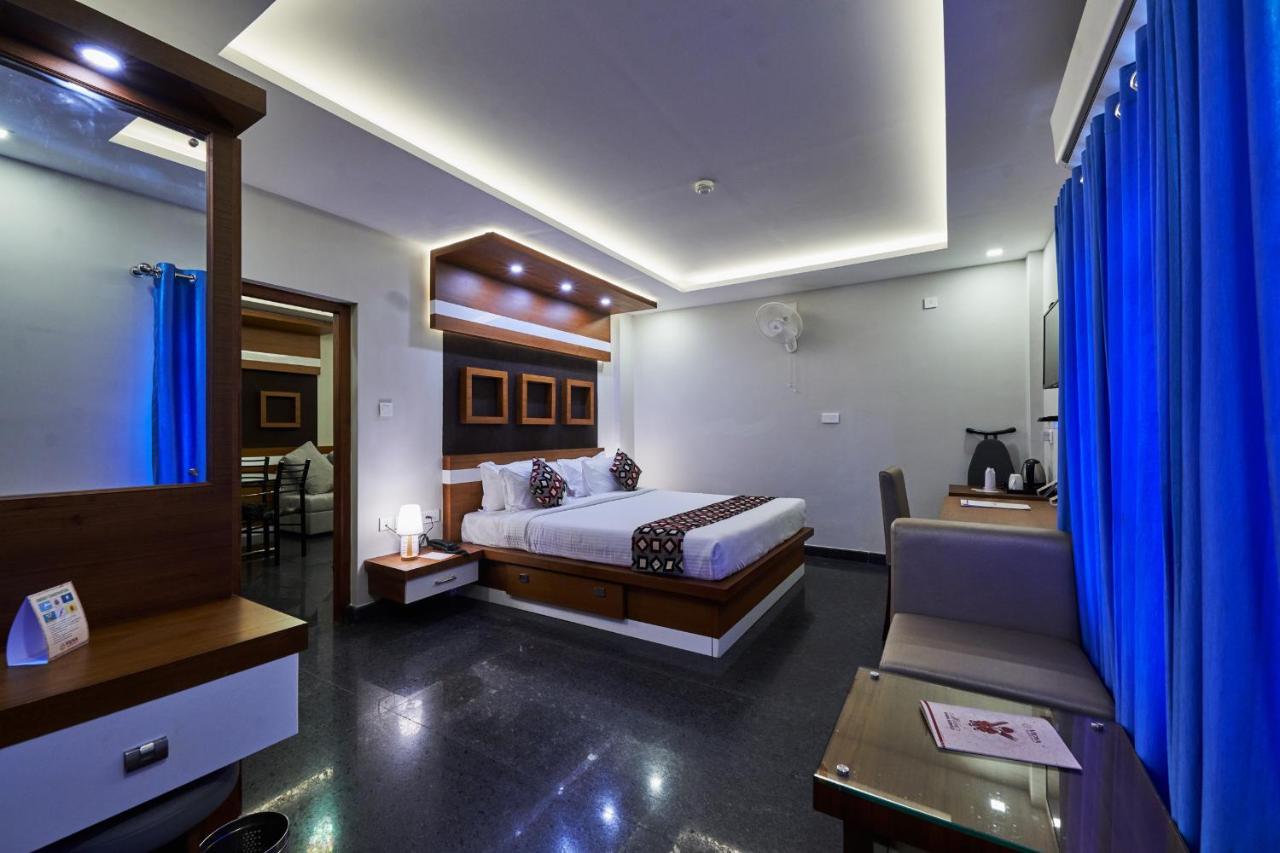 Vidya Residency Hotel Thrissur Exterior photo