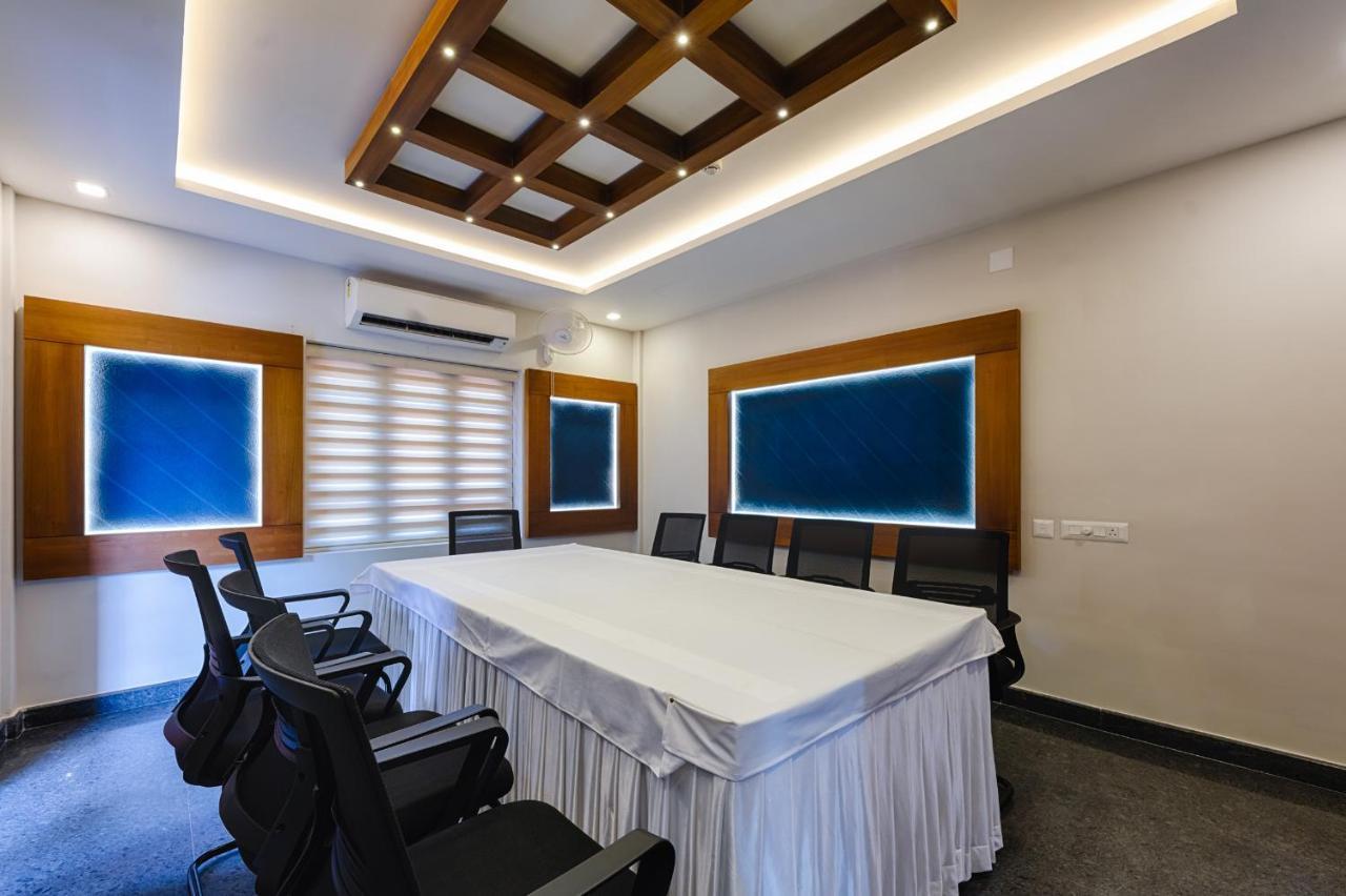 Vidya Residency Hotel Thrissur Exterior photo