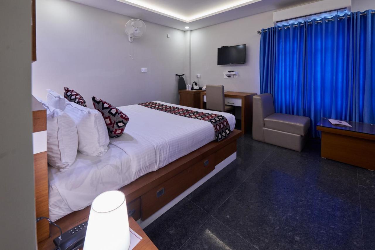 Vidya Residency Hotel Thrissur Exterior photo