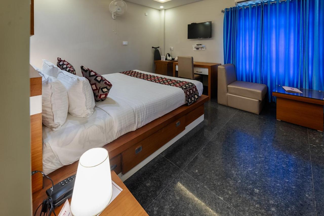 Vidya Residency Hotel Thrissur Exterior photo