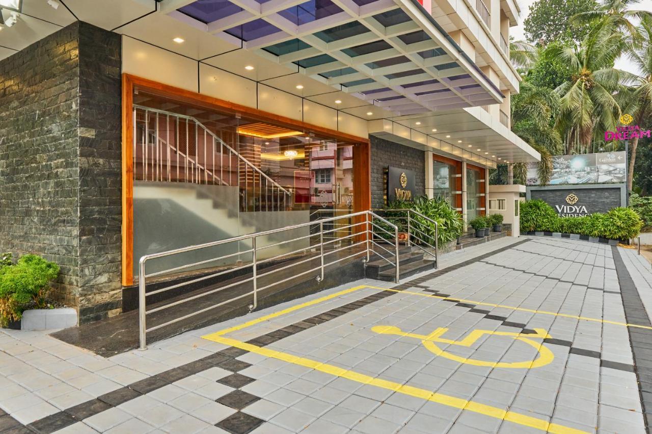 Vidya Residency Hotel Thrissur Exterior photo